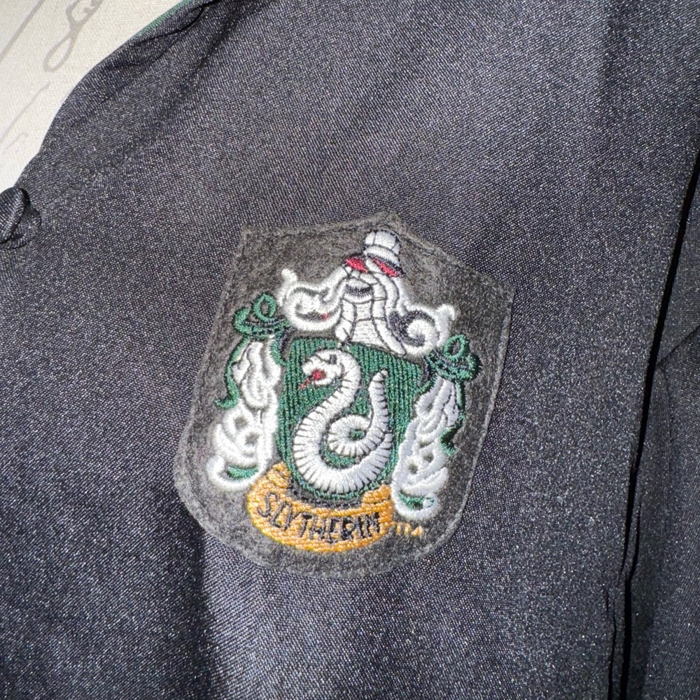 NWOT🐍Universal Studios The Wizarding World Of Harry Potter Slytherin House Robe - Picture 4 of 13
